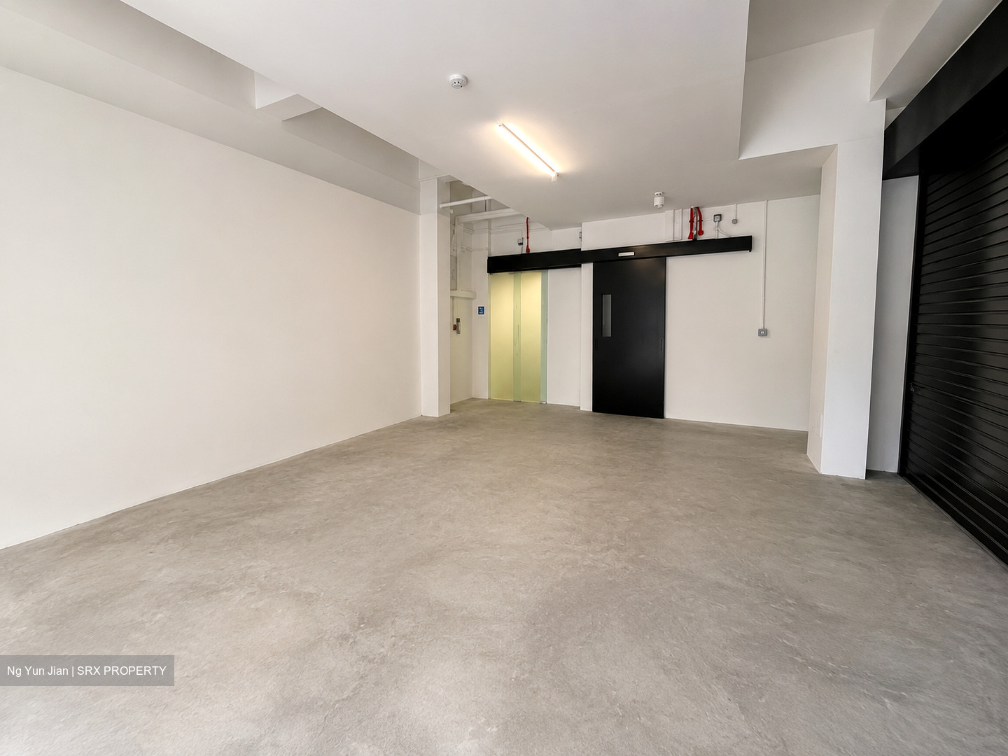 Sims Avenue (D14), Shop House #591839401